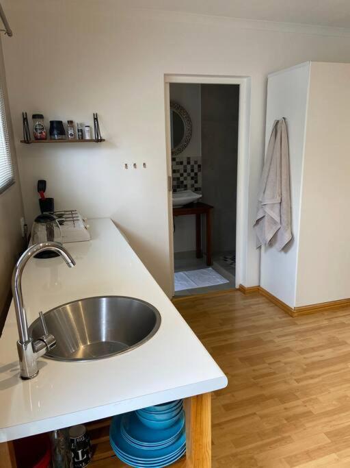 Cosy Welgemoed Flatlet With Own Entrance * Cape Town