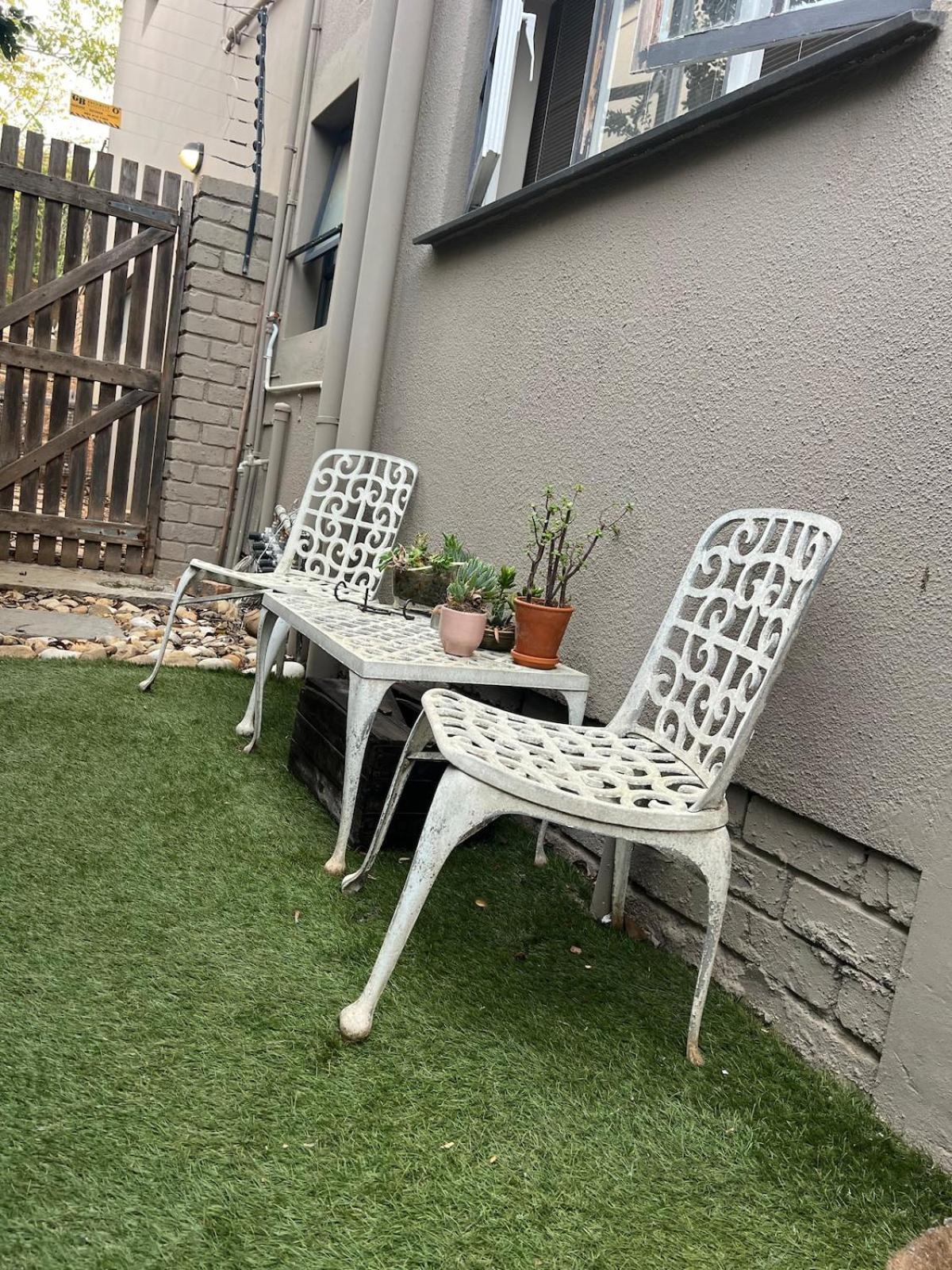 Cosy Welgemoed Flatlet With Own Entrance Apartment